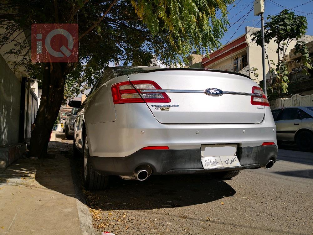 Ford Taurus